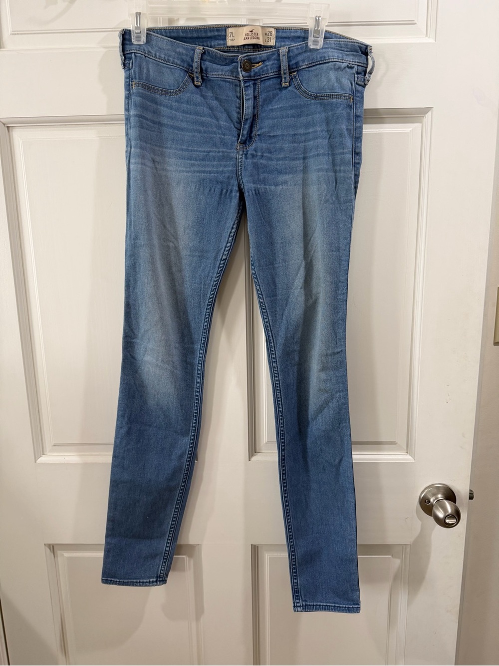 Hollister Light Wash Skinny Jeans - Blue Size 28